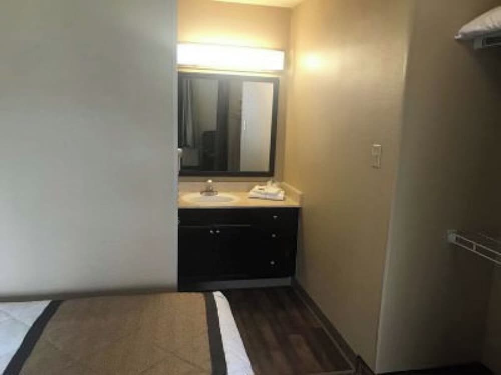 Candlewood Suites Houston Space Center - Webster 1