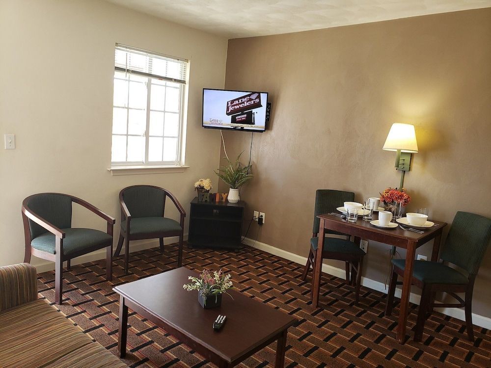 Affordable Suites Burlington 1