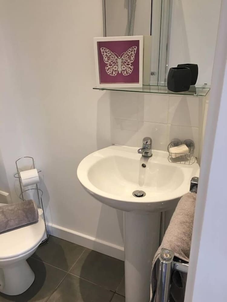 Townhouse @ Allen St - Stoke 2