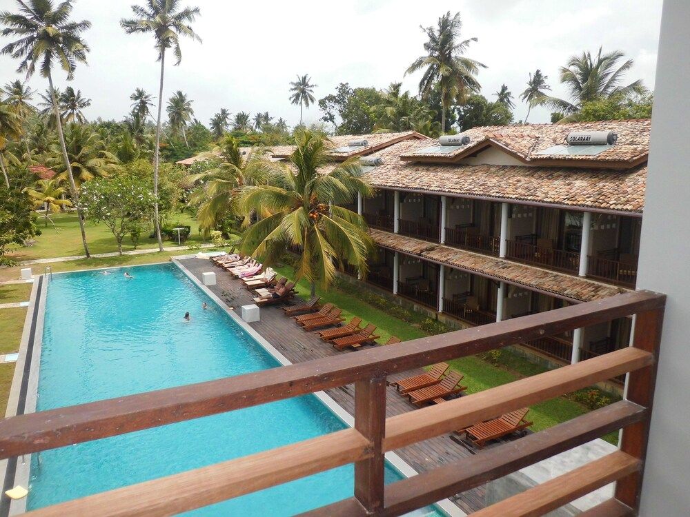 Paradise Beach Club 1