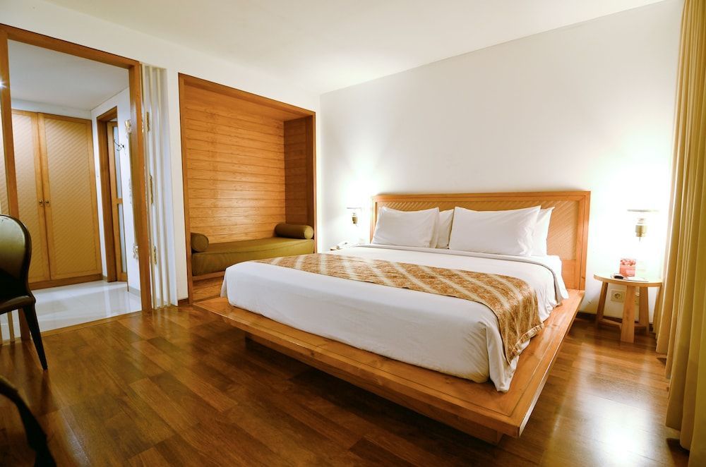 Gumilang Regency Hotel 1