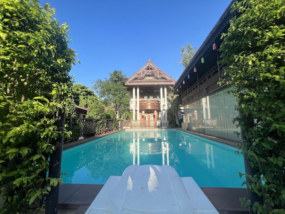 Pha Thai House 1