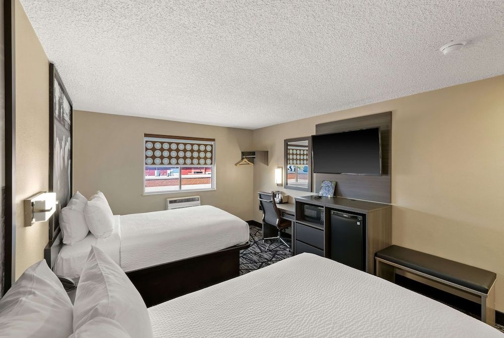 Super 8 by Wyndham Charlottesville 1