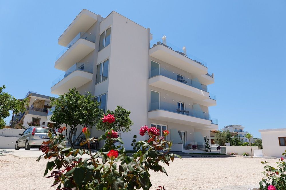 Summer Point Hotel 1