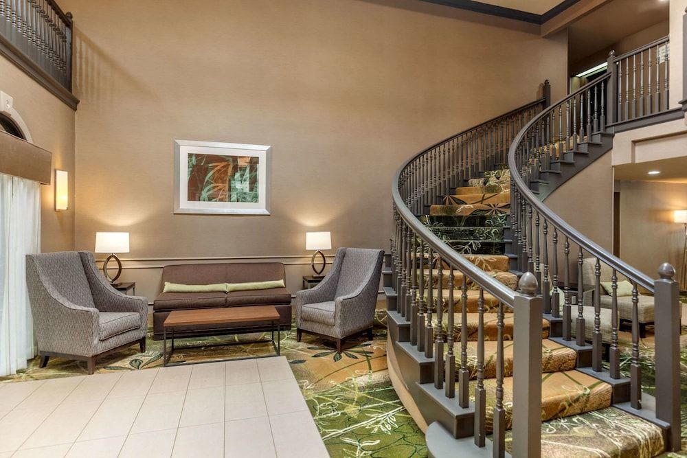 Quality Suites Sherman 2