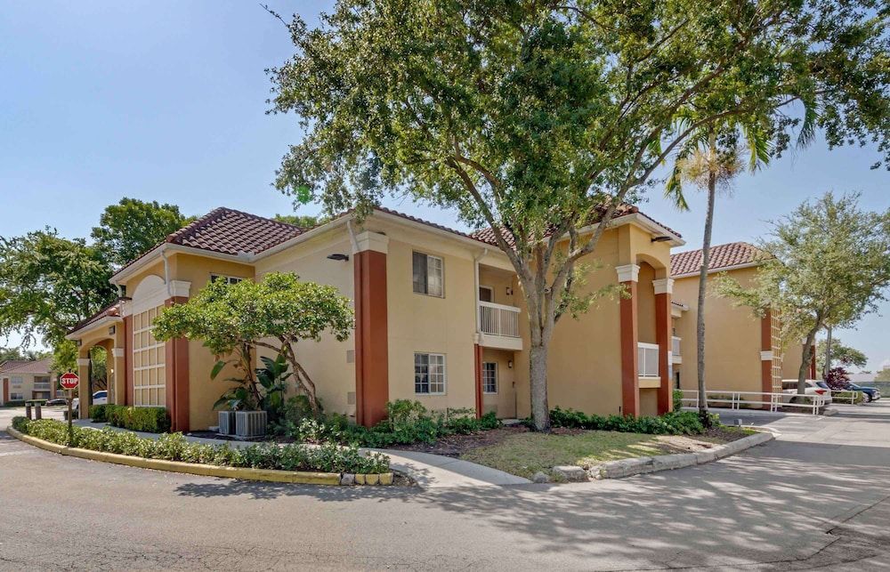 Extended Stay America Suites - Miami - Airport - Doral 1