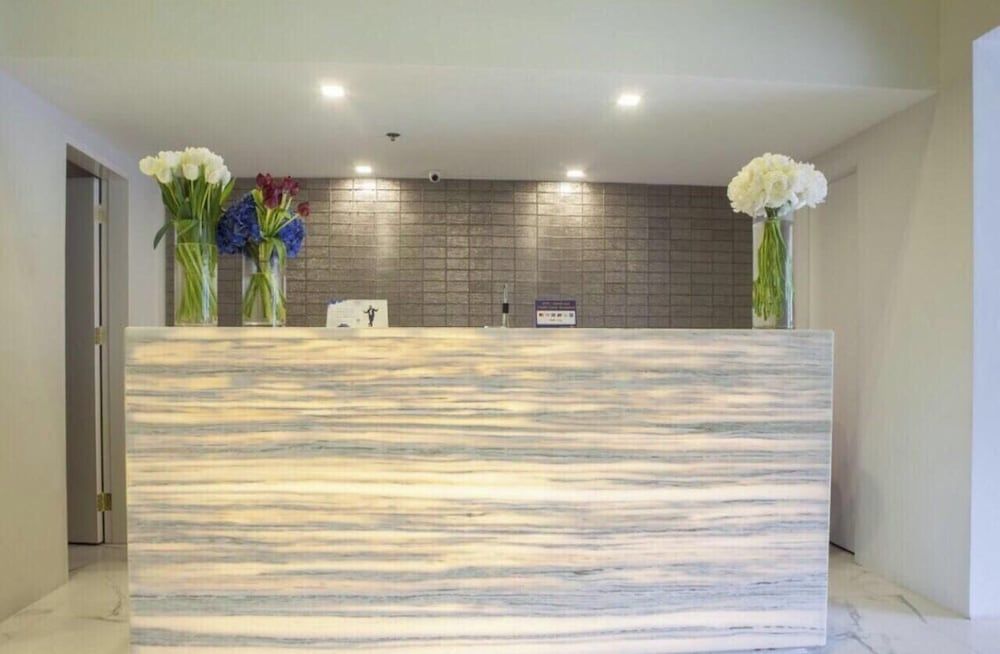 Ramada Encore Makati 1