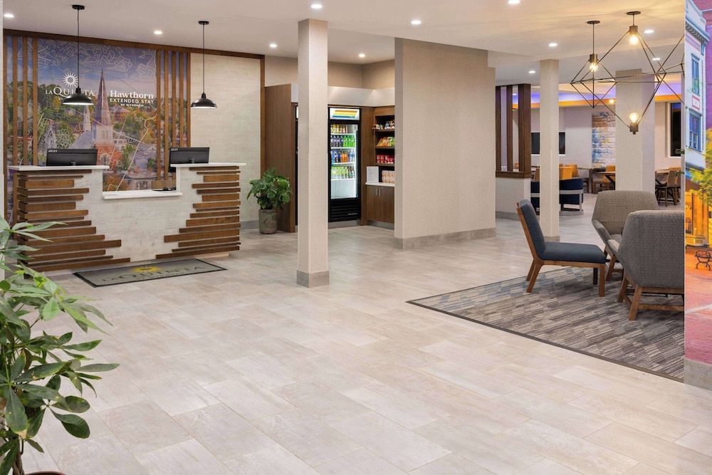 La Quinta Inn & Suites by Wyndham Williston Burlington 2