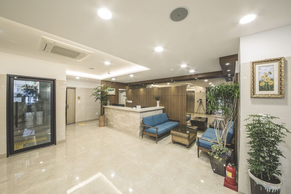 Harbor Hotel 2