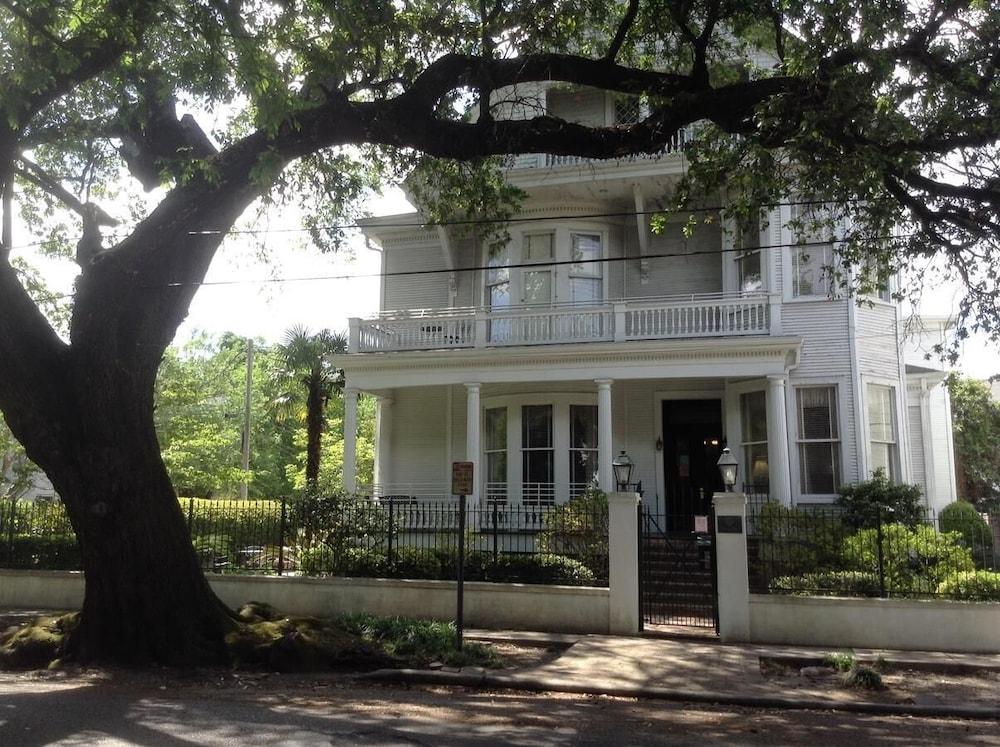 The Queen Anne 1