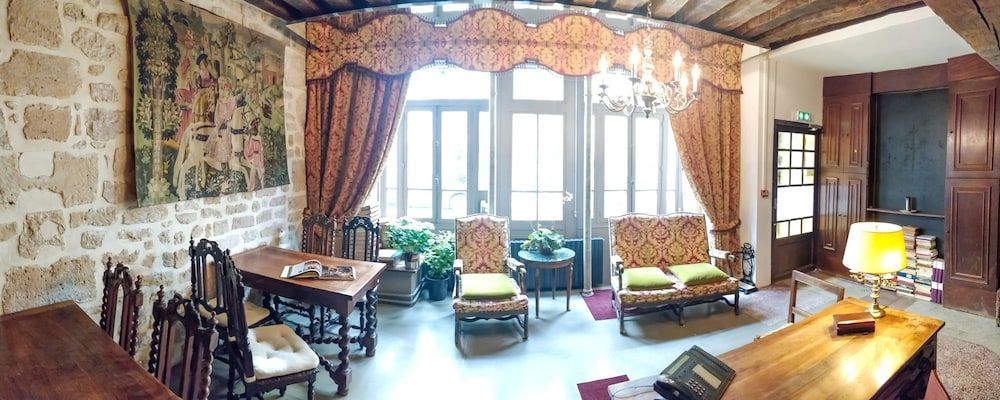 Boutique Hotel de la Place des Vosges 1