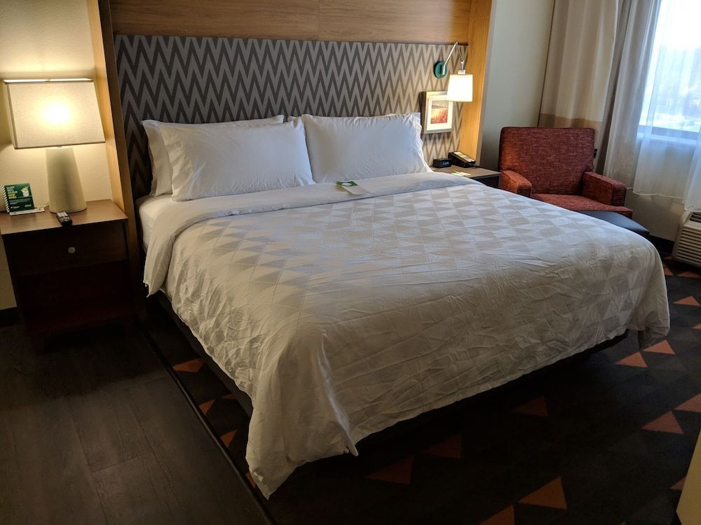 Holiday Inn CHAMPAIGN by IHG 2