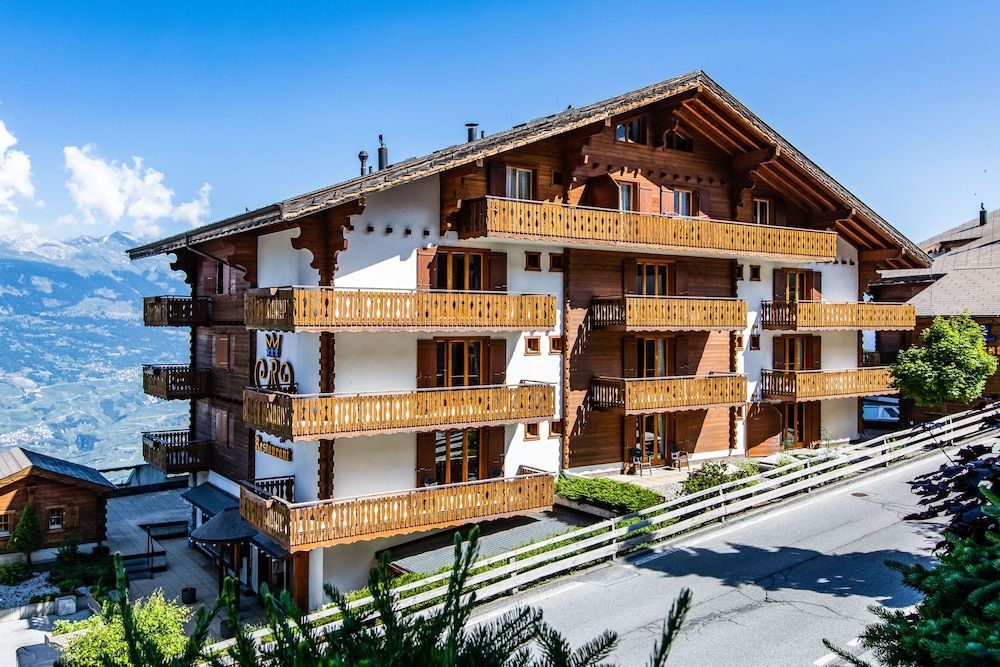 Hôtel Chalet Royal 1