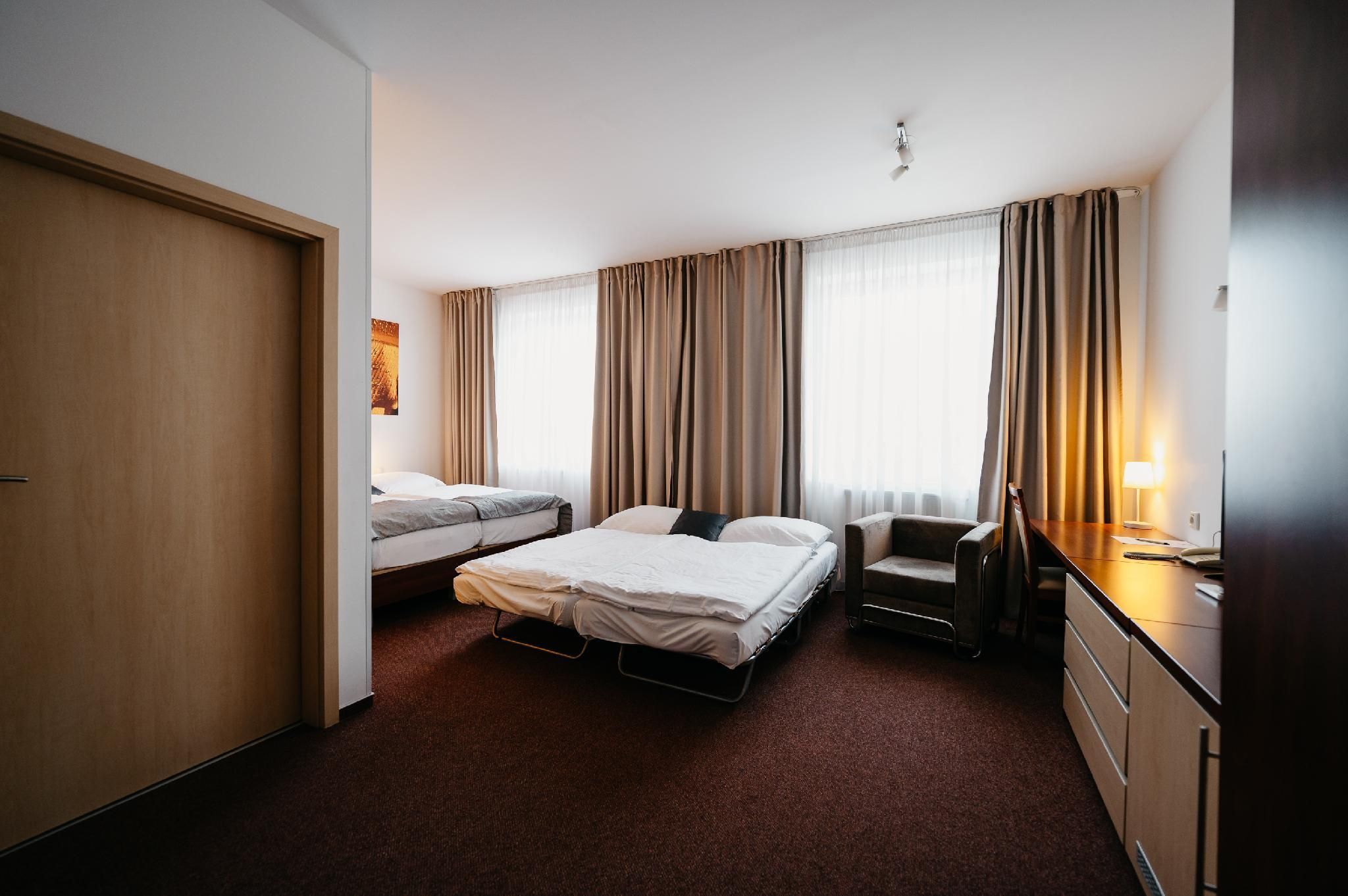 Hotel Color 2