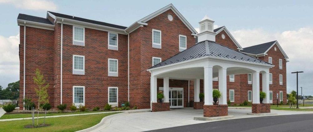Appomattox Inn and Suites 1