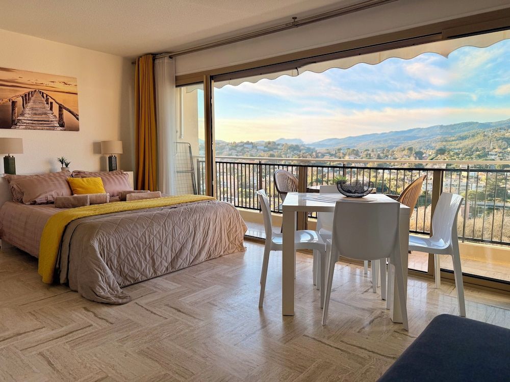 La Marina Cannes Suites 2