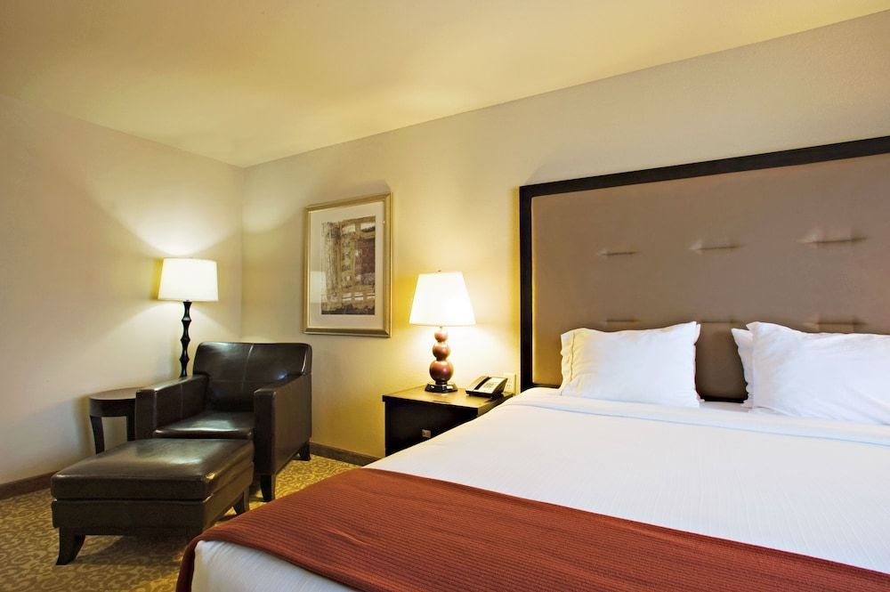 Holiday Inn Express & Suites WICHITA FALLS by IHG 2