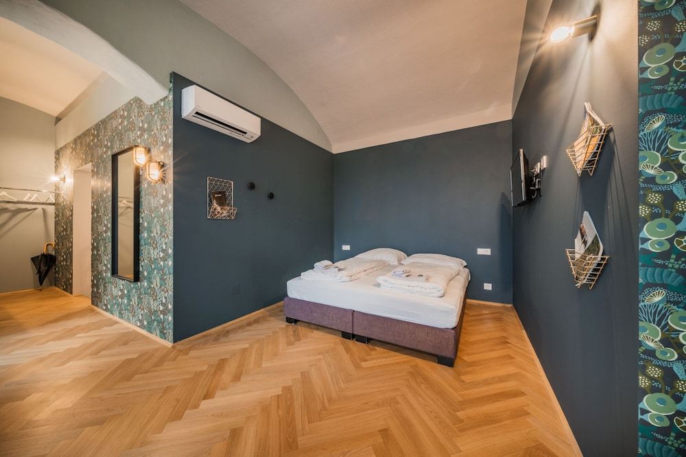 easy-flat Neustiftgasse - AC Studio Apartments near MuseumsQuartier 1