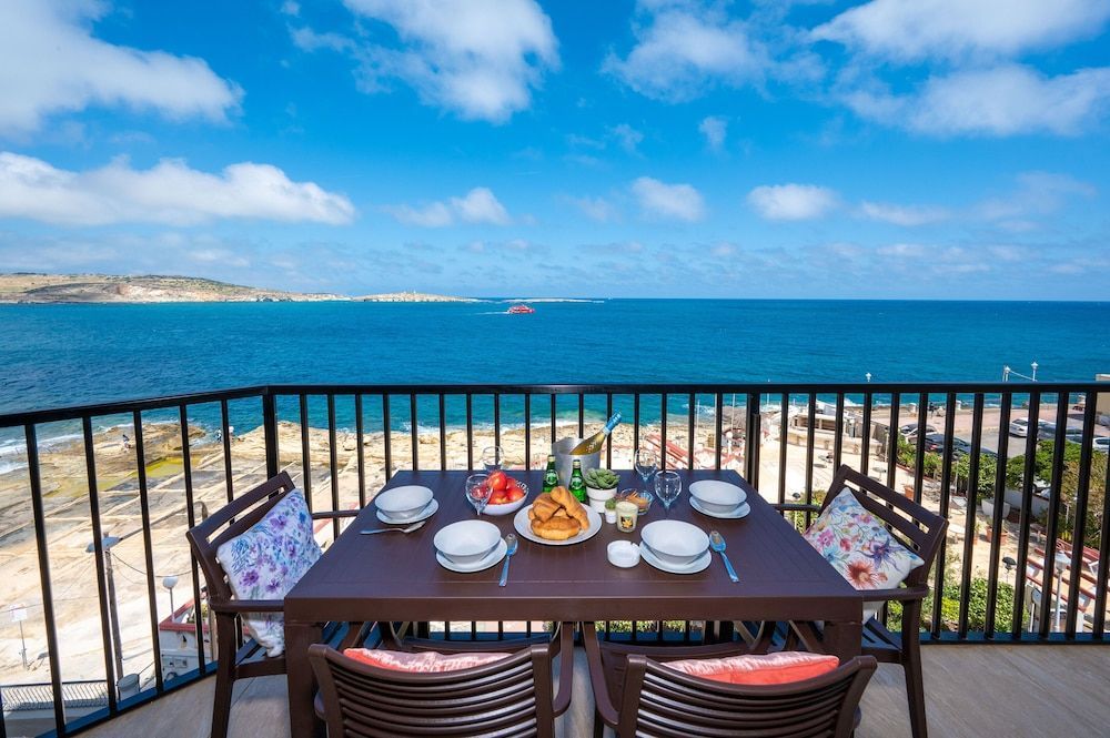 Islet Seafront Apartment Corner Terrace 1