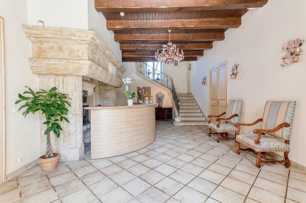 DOMAINE DE LA NERTHE- HOTEL PROVENCE MEDITERRANEE 2