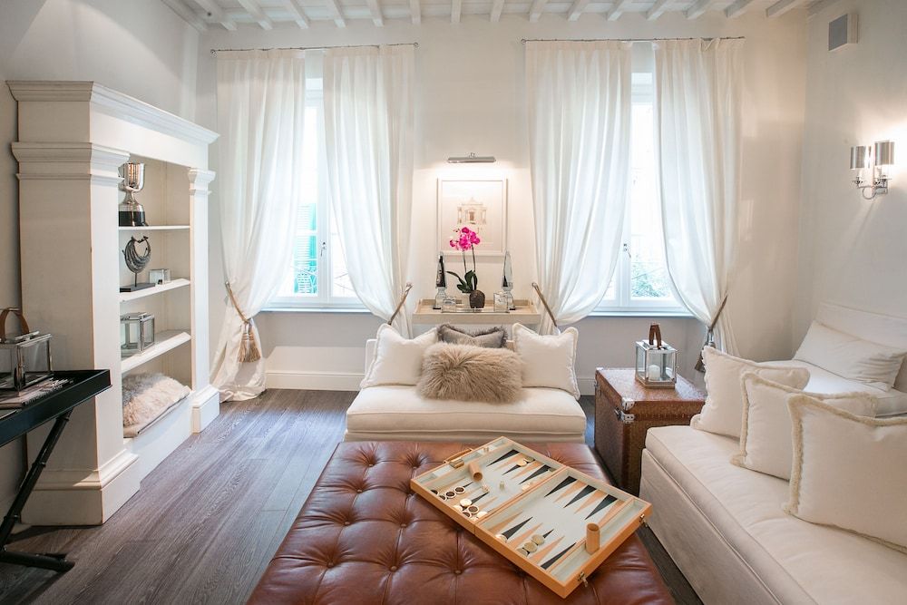 Hall Suites 2