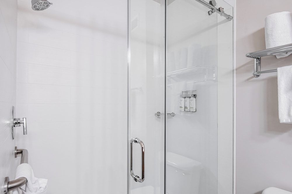 Holiday Inn Express & Suites HENDERSON by IHG 2