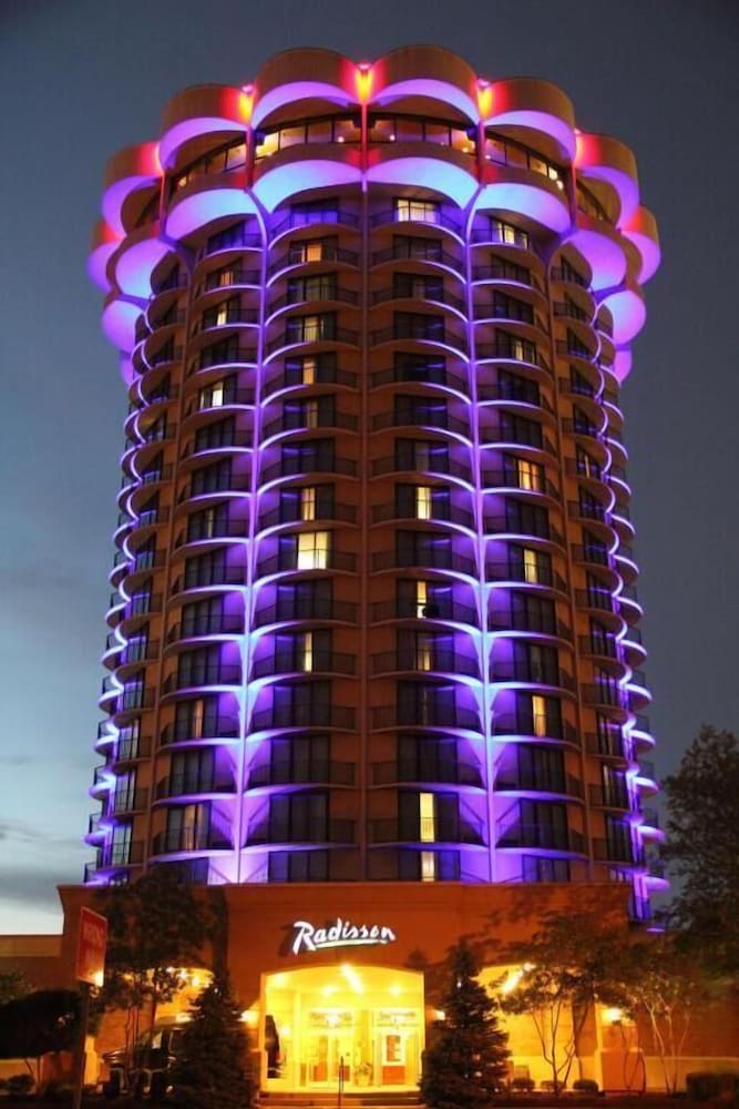 Radisson Hotel Cincinnati Riverfront 1