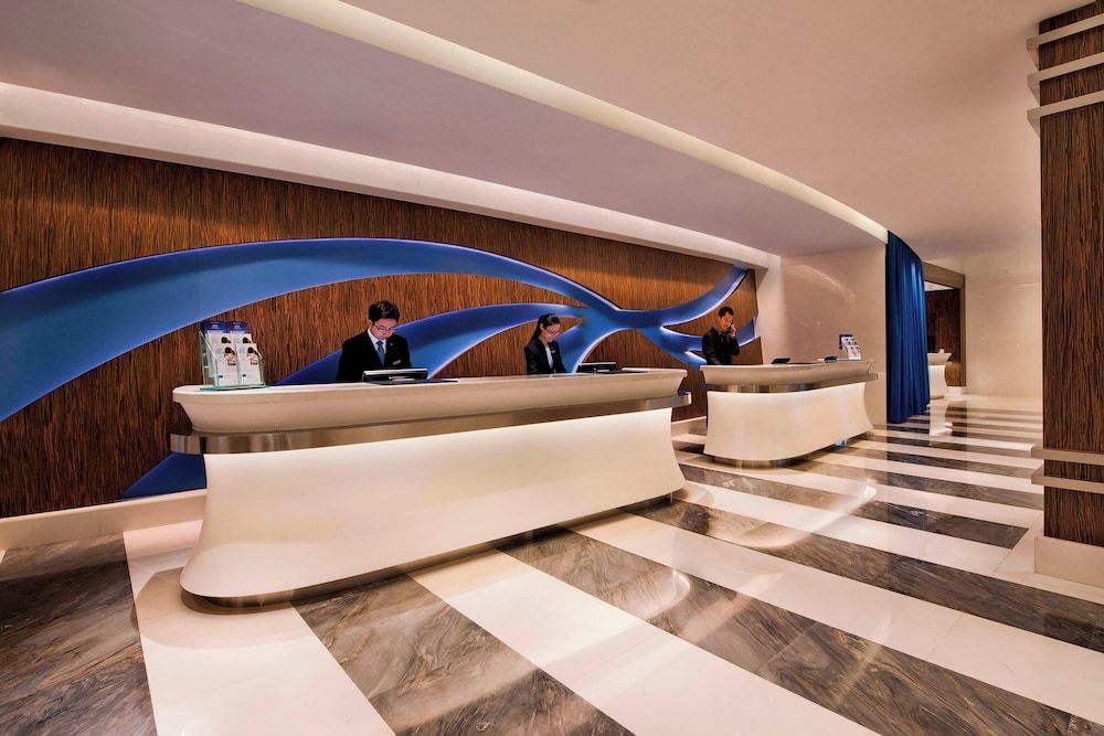 Courtyard by Marriott Hangzhou Wulin at West Lake 2