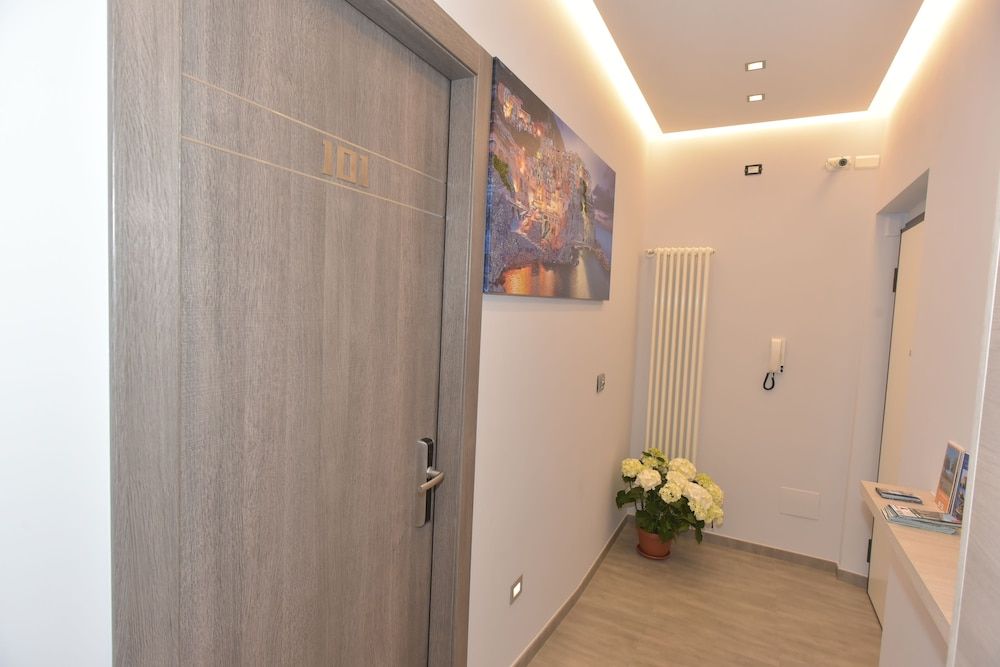 Eden Rooms 2