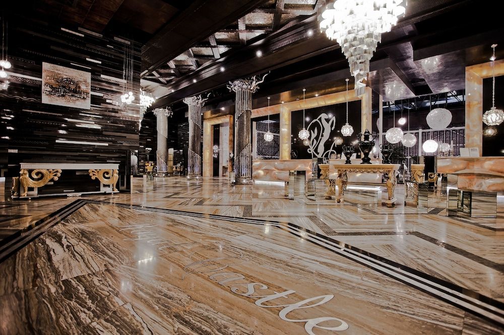 Royal Castle Design & SPA Hotel 2