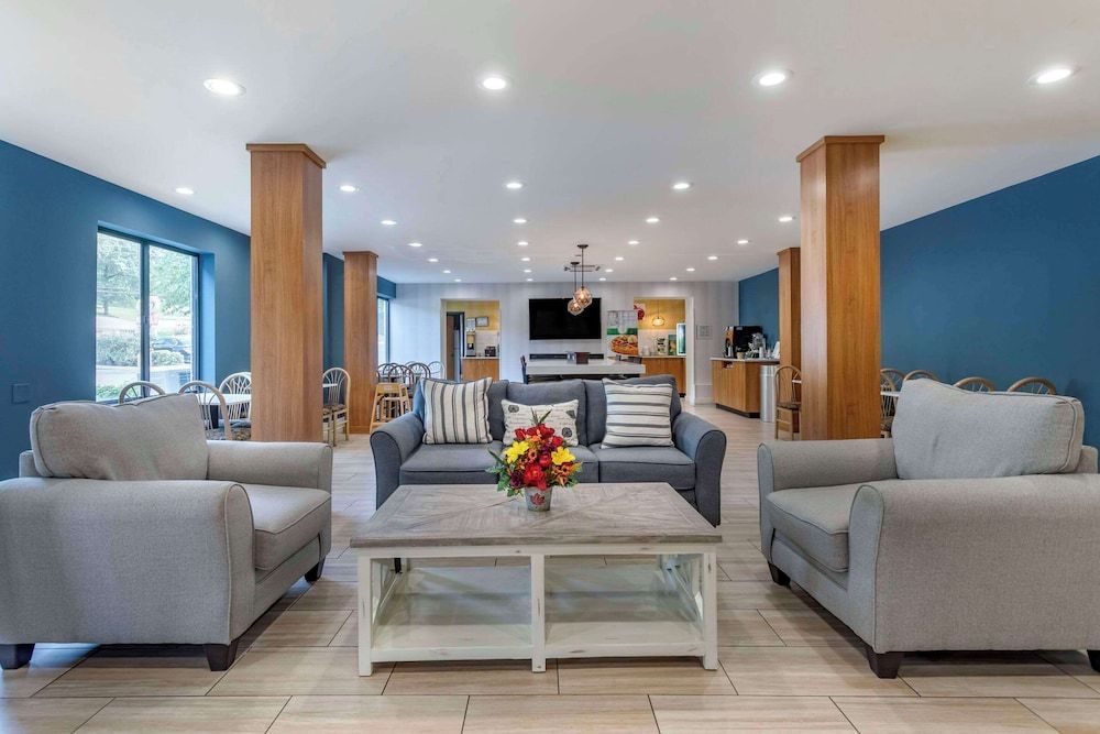 Quality Inn & Suites Chattanooga West near Lookout Mountain 2