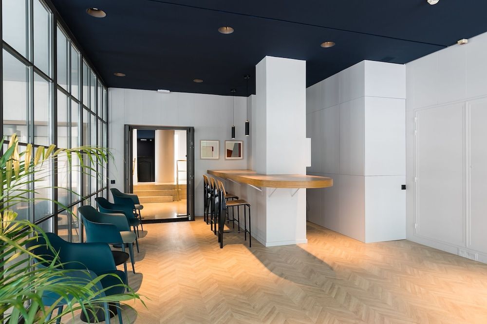 Feelathome Waldorf Suites Apartments 2
