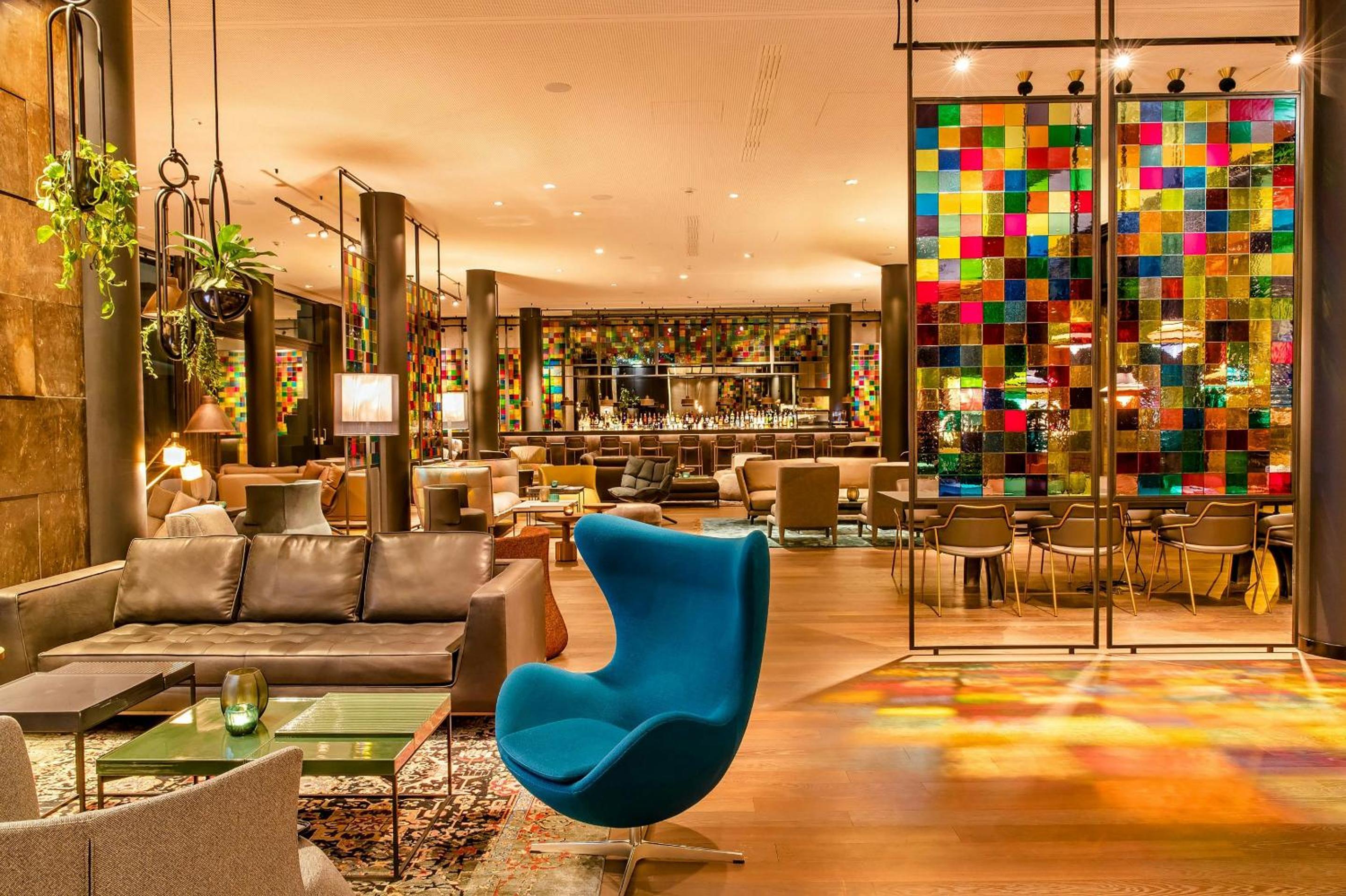 Motel One Köln-Neumarkt 1
