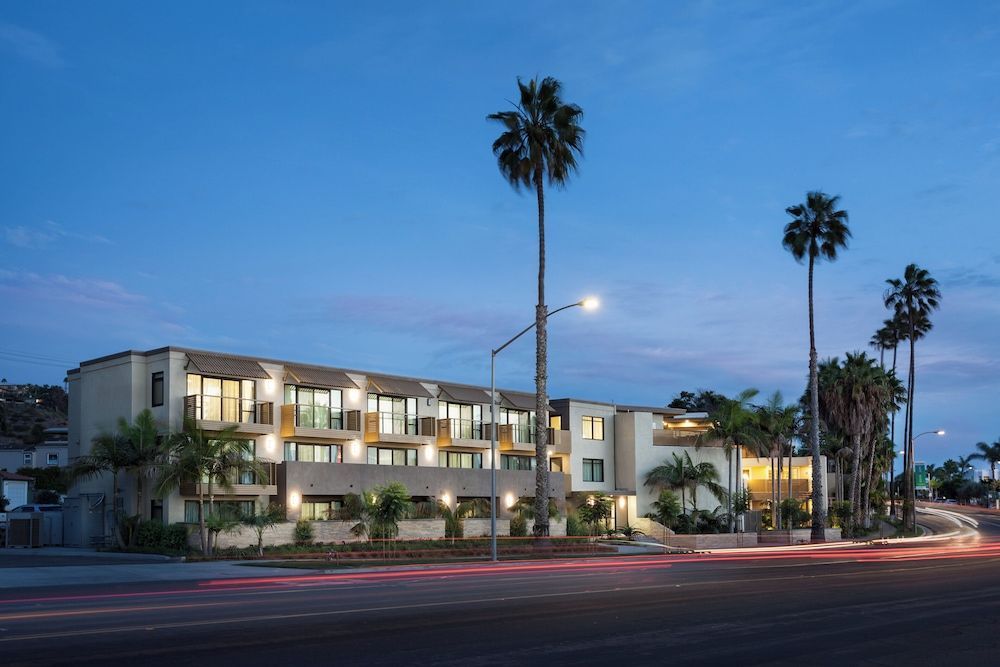 Holiday Inn Express & Suites LA JOLLA – WINDANSEA BEACH by IHG 1