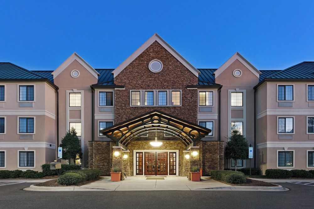 Staybridge Suites CHARLOTTE BALLANTYNE by IHG 1