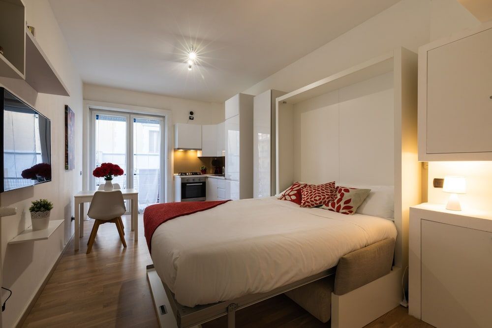 Dreamful Home - Arco della Pace 1