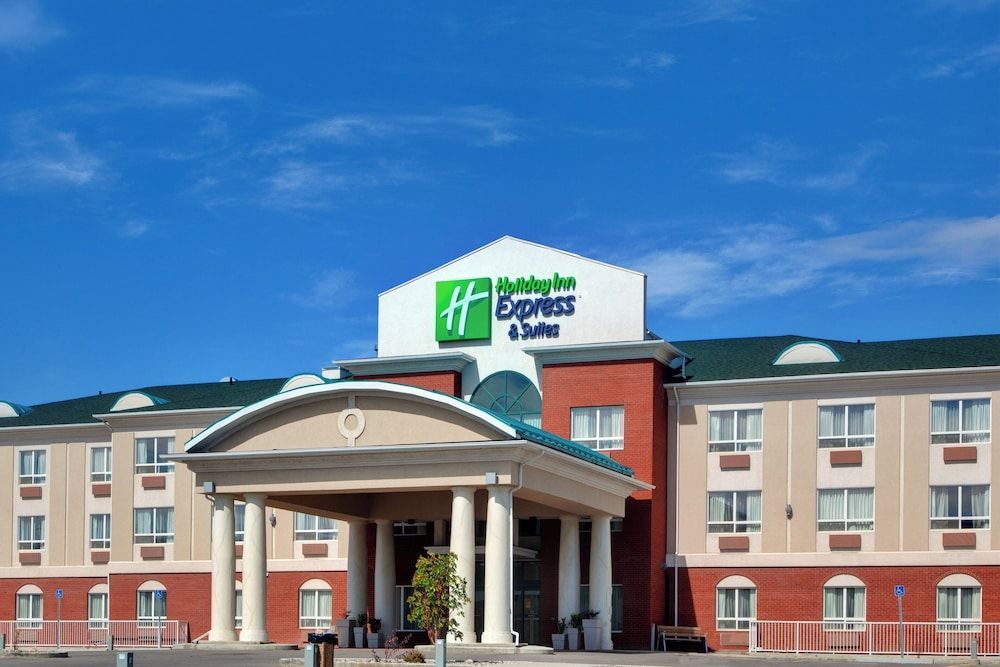 Holiday Inn Express & Suites HINTON by IHG 1