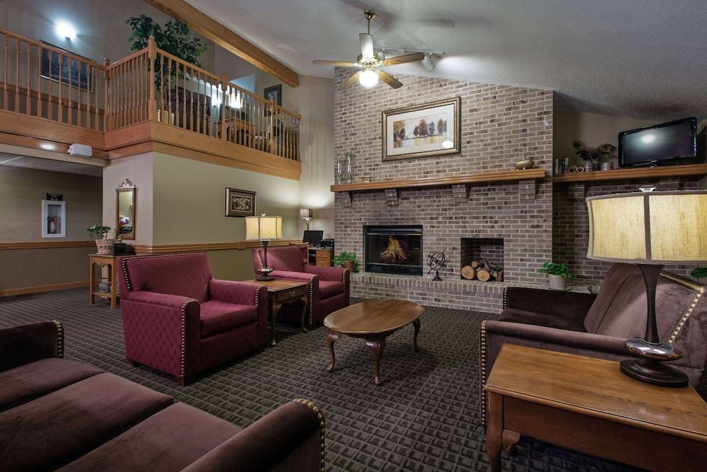 AmericInn by Wyndham Grundy Center 2