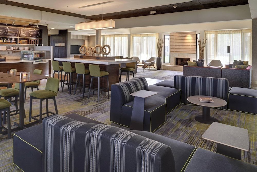 Courtyard by Marriott Indianapolis Airport 2