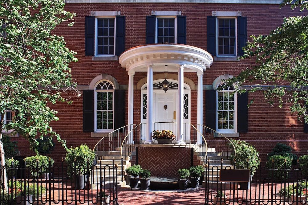 Morrison House Old Town Alexandria, Autograph Collection 1