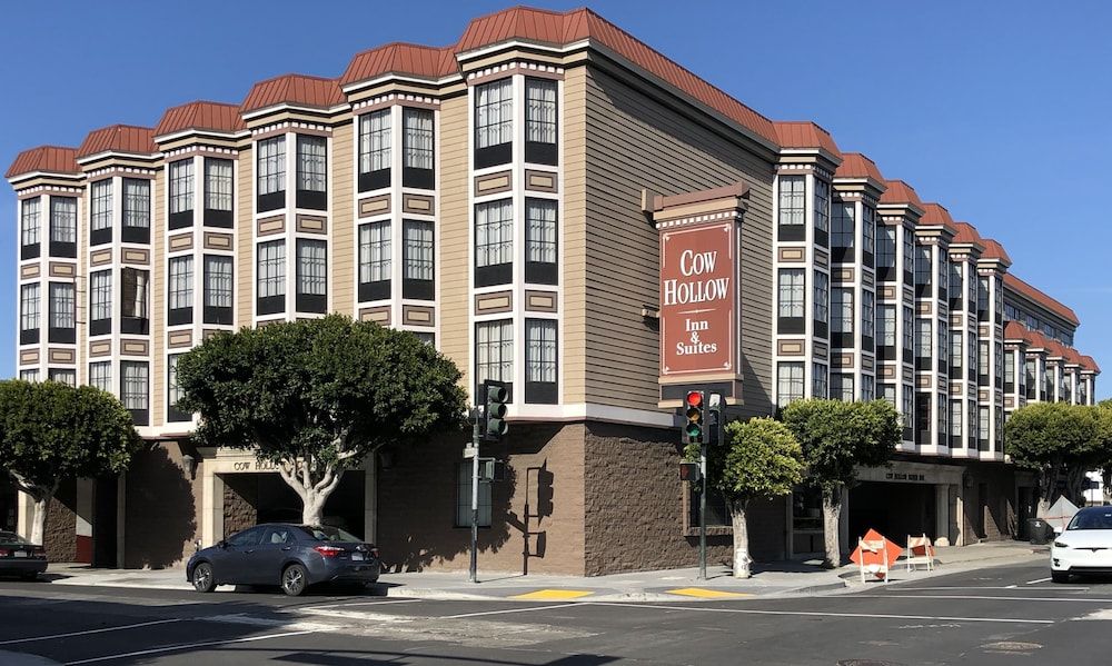 Cow Hollow Inn and Suites 1