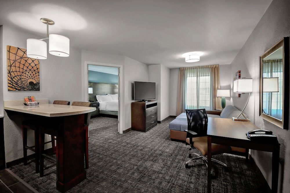 Staybridge Suites HOLLAND by IHG 2