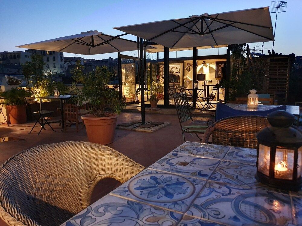 The Spanish Palace, Suites, Rooms, Apartments & Terraces 1