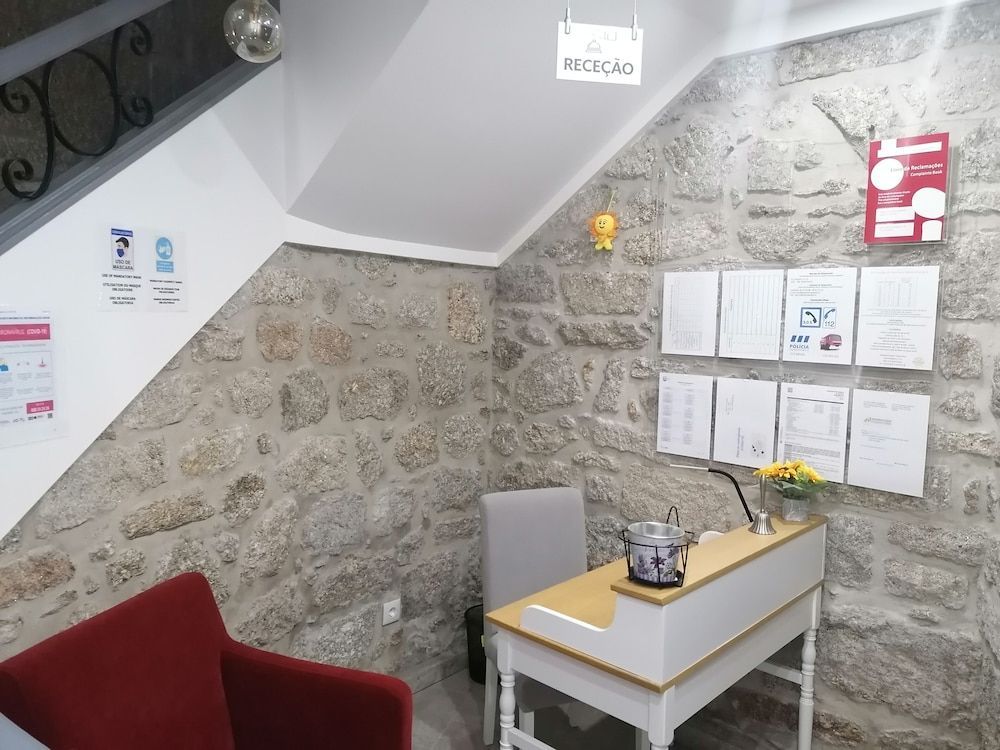 ALOJAMENTO GIRASSOL - Guest House - Quarto com casa de banho privativa 2