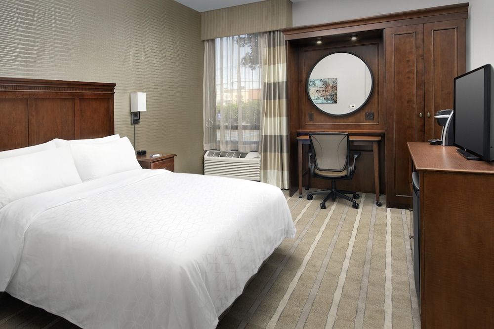 Holiday Inn Express BOSTON NORTH-WOBURN by IHG 2