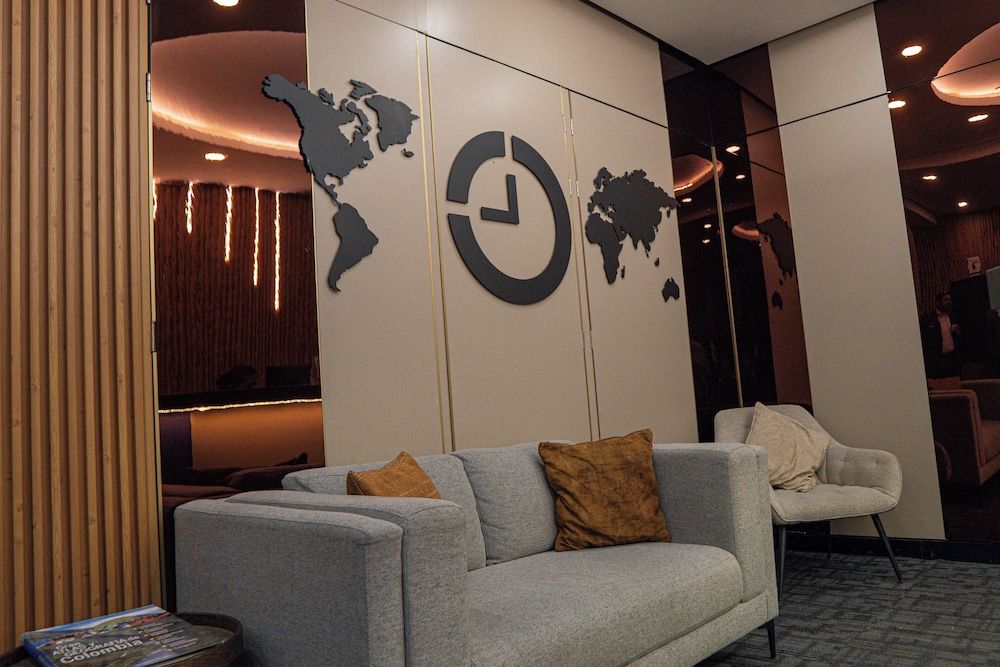 Hotel Continental ByHours 2