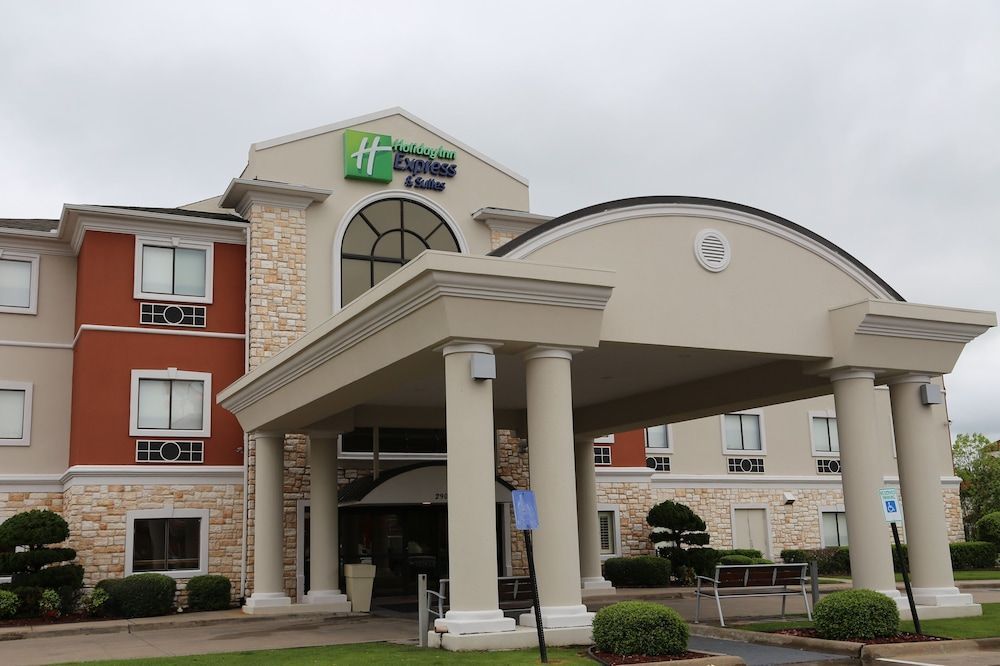 Holiday Inn Express & Suites GREENVILLE by IHG 1