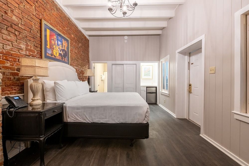 French Quarter Suites Hotel 2