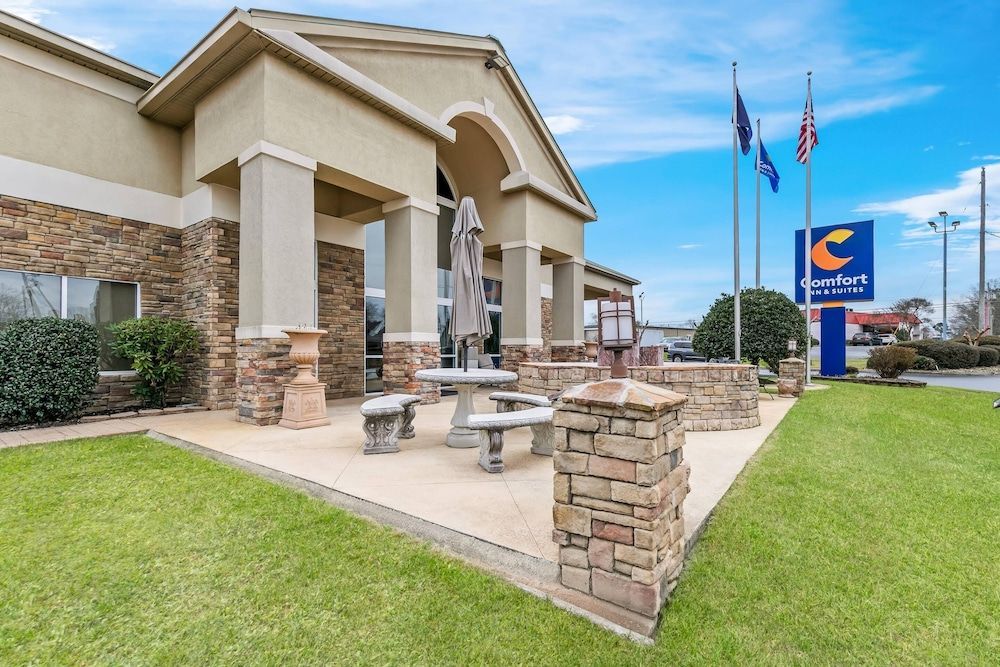 Comfort Inn & Suites Greenwood near University 1