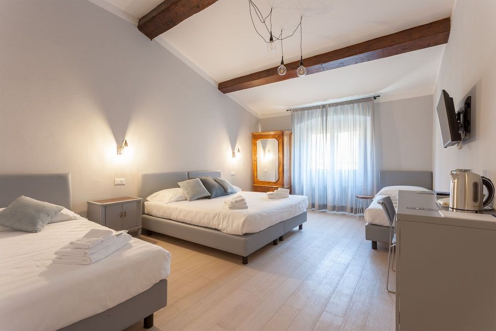 Santo Spirito Venti - Design Rooms in Florence near Ponte Vecchio & Palazzo Pitti 1